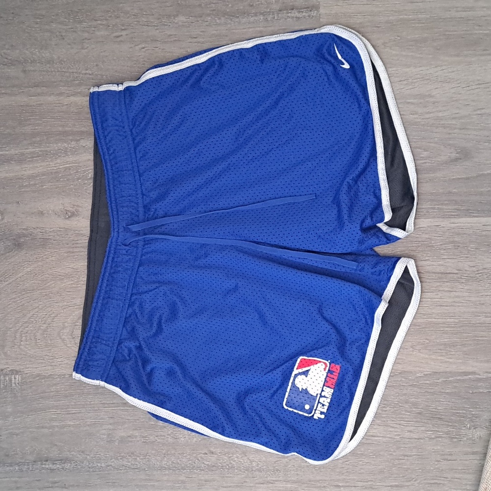 Big Kid Nike MLB Dri-Fit Blue and White 7" Inseam Athletic Shorts size M…